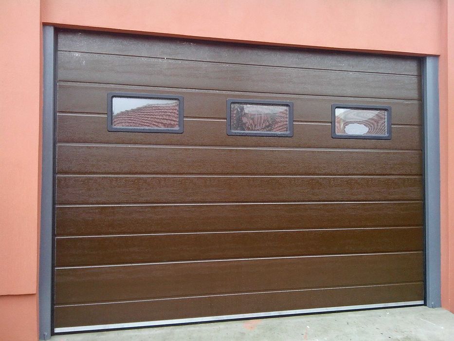 vand usi garaj filiasi