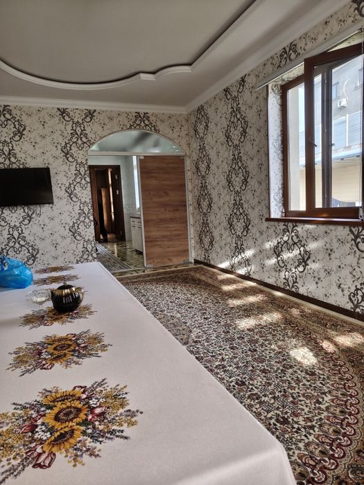 уч кахрамон шуро 5.5 сот 2 этаж торцевой  уй сотилади .2 та дарвоза