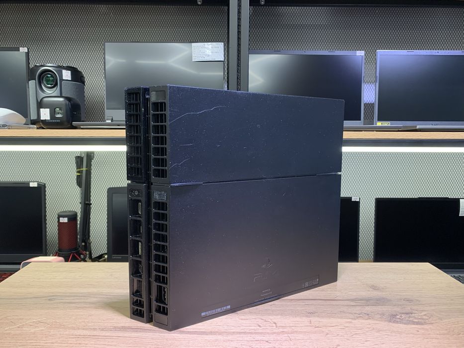 Sony PlayStation 4 Fat, 500 GB, 2 джойстика, 1268/А10