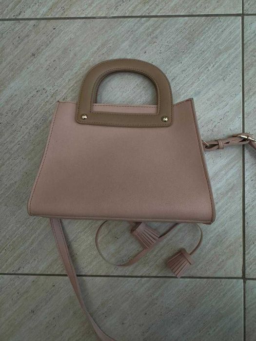 Сумка нежно-розовая с ремешком