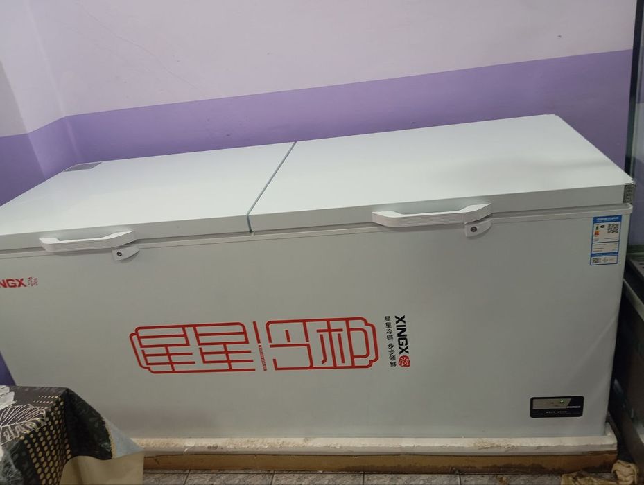 Ветрина для тортов 900$ + Кондитерская печь 800$, + Морозильник(2)