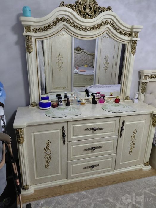 Мебель, спальный комплект срочно продаёться