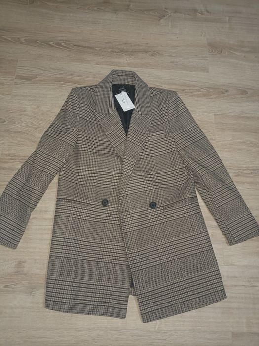 Ново дамско палто размер S Stradivarius кафяви карирано