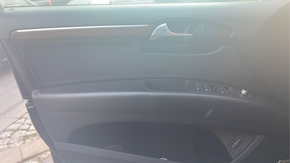 Продавам Audi Q7 3.0 tfsi 280hp 2012