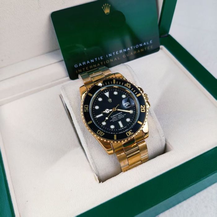 Златист Rolex Submariner с черен циферблат и кутия –  99,99 € / 193,63 лв по договаряне
