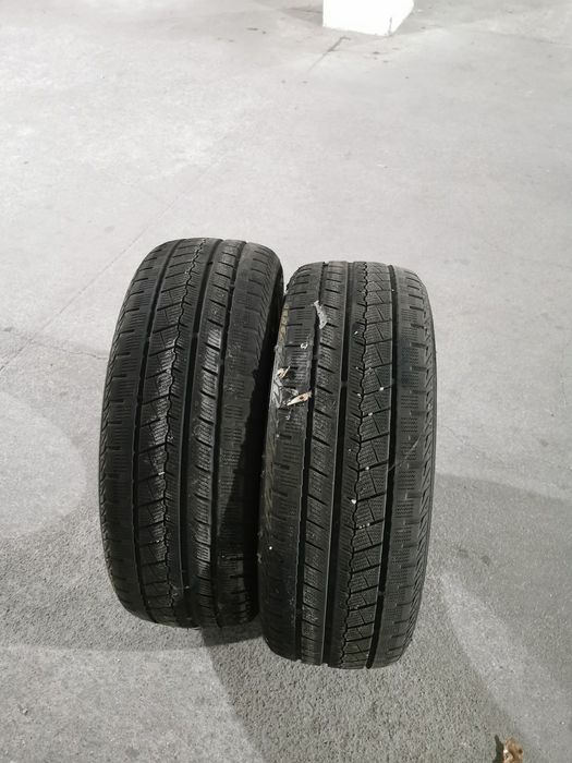 Vand 2 cauciucuri de iarnă 235 55 19 Dot 2022