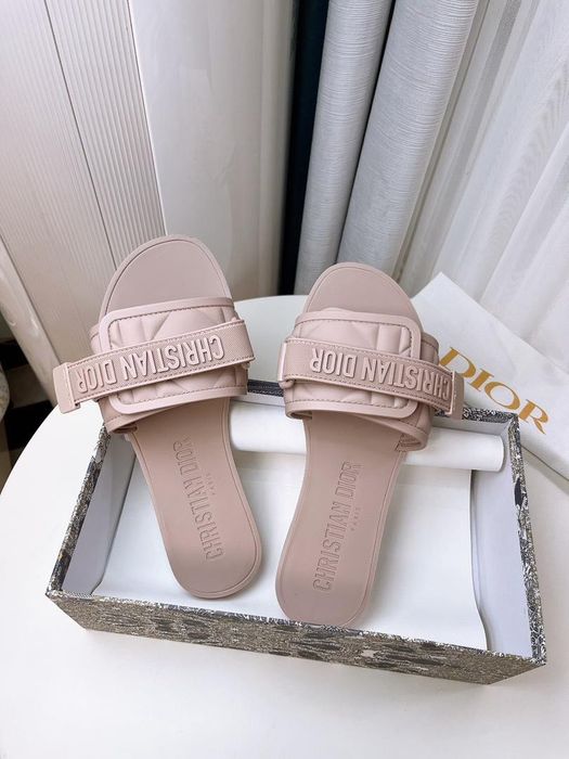 Дамски чехли Dior