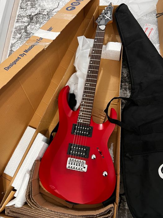 Нов комплект електрическа китара Cort CGPX1 + усилвател MX15