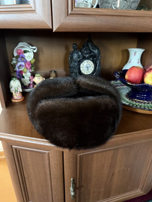Продам 2 норковые шапки ушанки