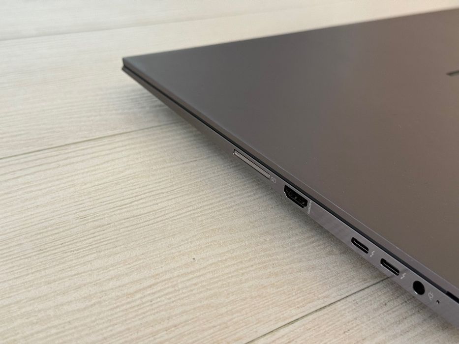 Лаптоп 15.6' UHD 4K AMOLED Touch i9-11950H  Hp Zbook Studio G8  32GB DDR4  1TB SSD/RTX A2000