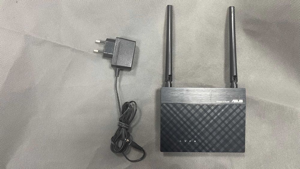 Switch Tenda,  Router ASUS