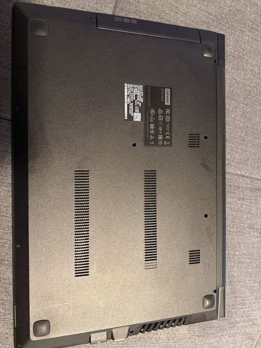 лаптоп Lenovo V310-15ISK + чанта за лаптоп