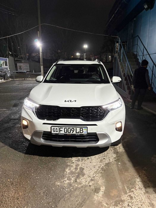 KIA Sonet 2024, максимальная позиция, белый
