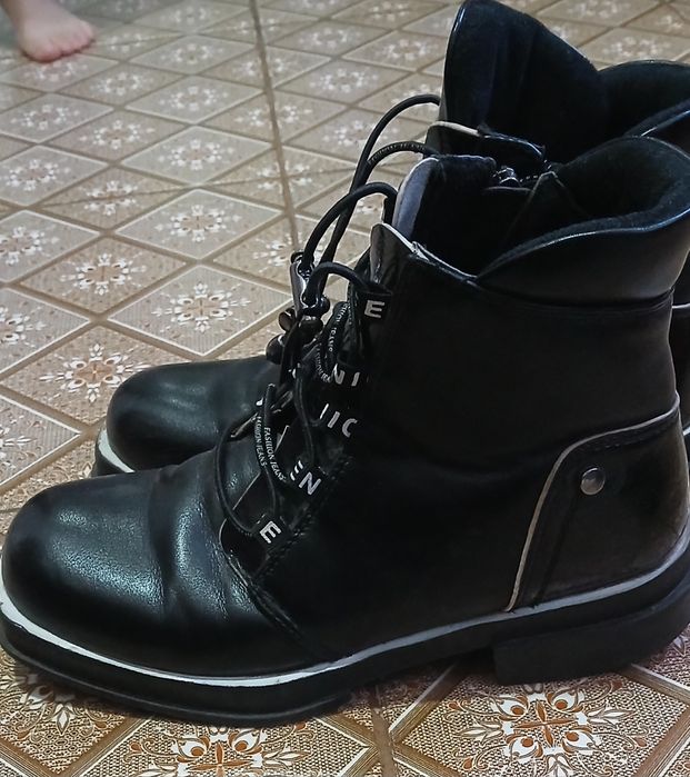 Продам пол сапоги для девочек