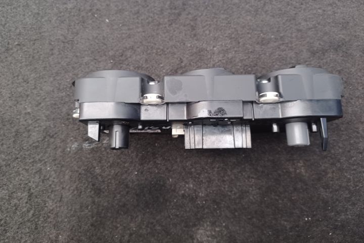 Comanda AC 1K0820047FJ 5HB008719 1K0820047FJ 5HB008719 Volkswagen VW