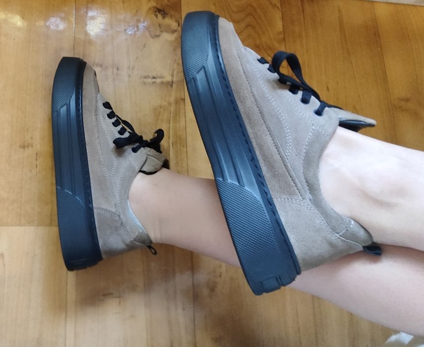 Нубуковые кроссовки Greyder