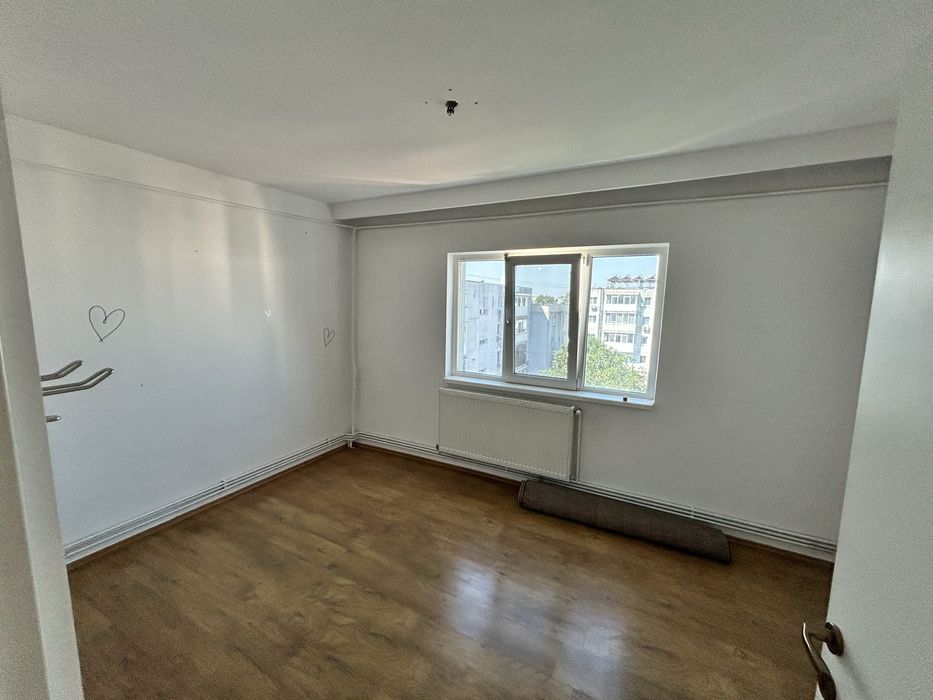 Apartament 2 camere semidecomandat