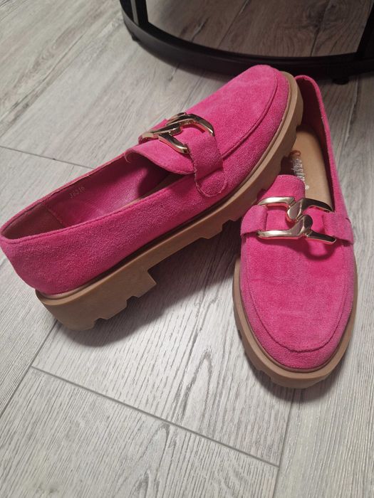 Дамски велурени обувки