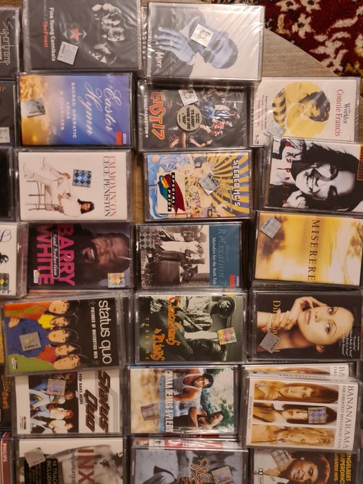 Casete audio sigilate si originale