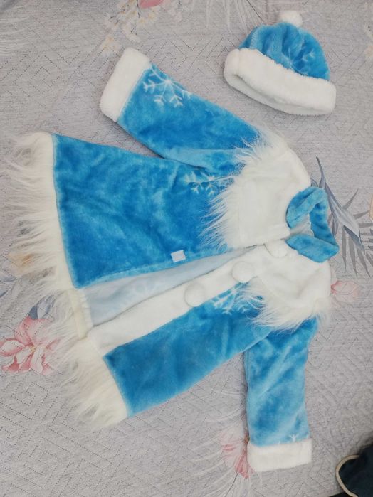 Новогодный одежда