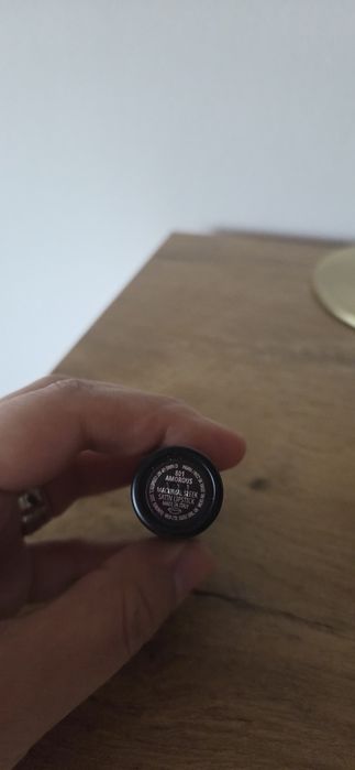 Ruj MAC nuanta Amorous