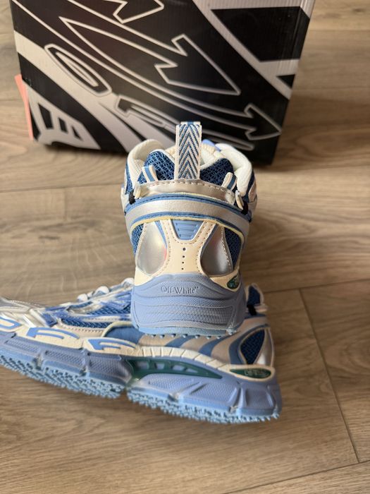 Off White Be Right Back