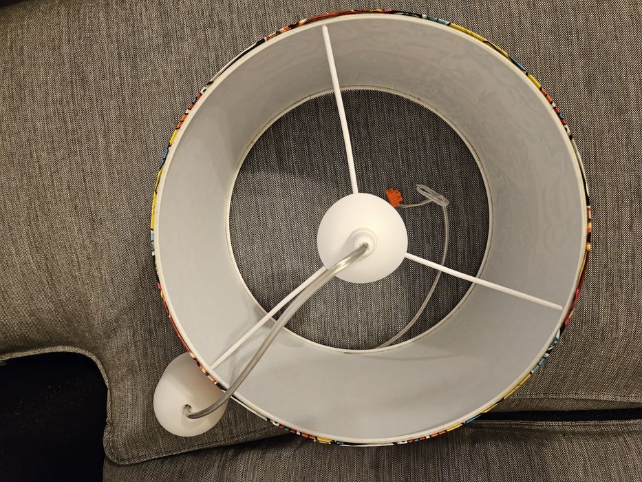 Vand lustra pentru camera adolescent