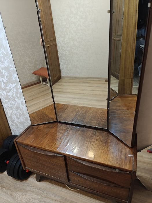 Трельяж темного цвета
