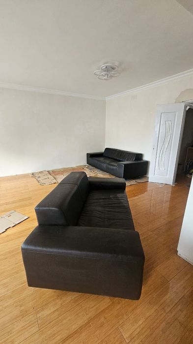 Диван кожанный в хорошем состоянии