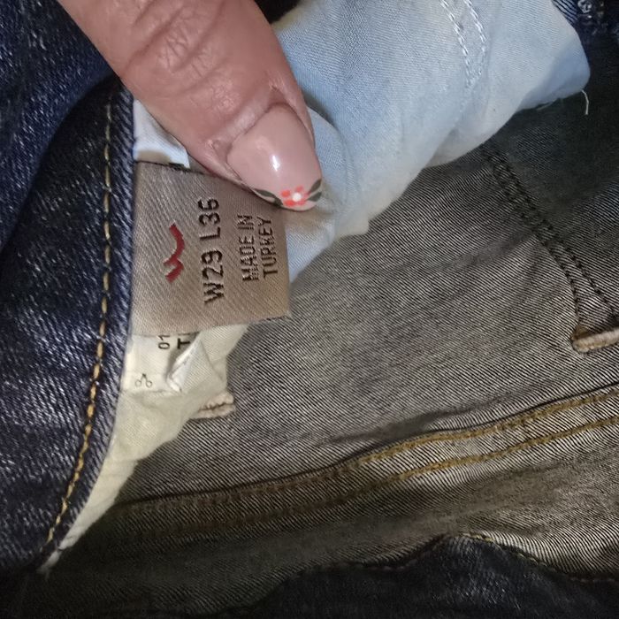 Продавам  2 чифта дънки на LTB