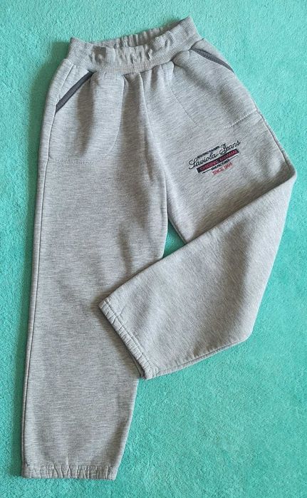 Костюм спортивный. На 8-9лет