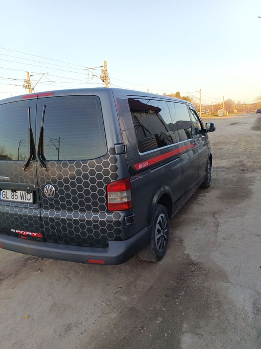 Proprietar Vând  wv T5 cu 9 locuri varianta lungă