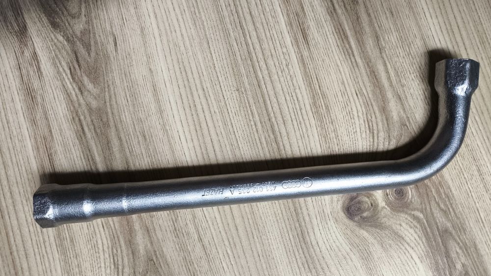 Ключове за болтове за захващане на джанти