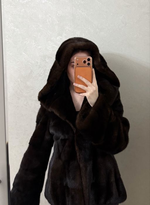 Продам норковую шубу