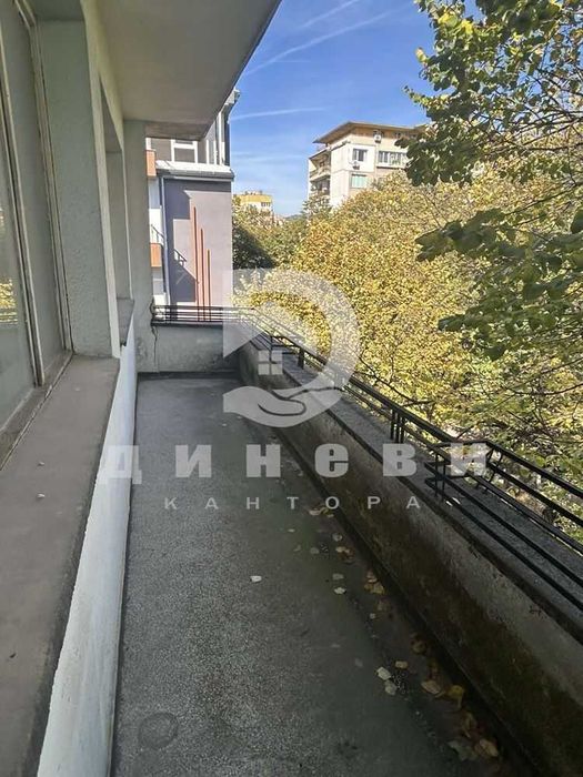 Многостаен апартамент в Центъра