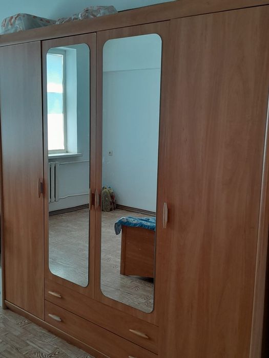 Продам спальный гарнитур