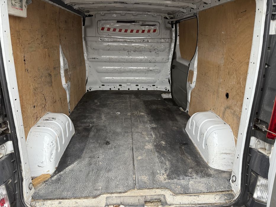 Opel vivaro 2011 clima