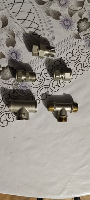 Продам сантехнические краны