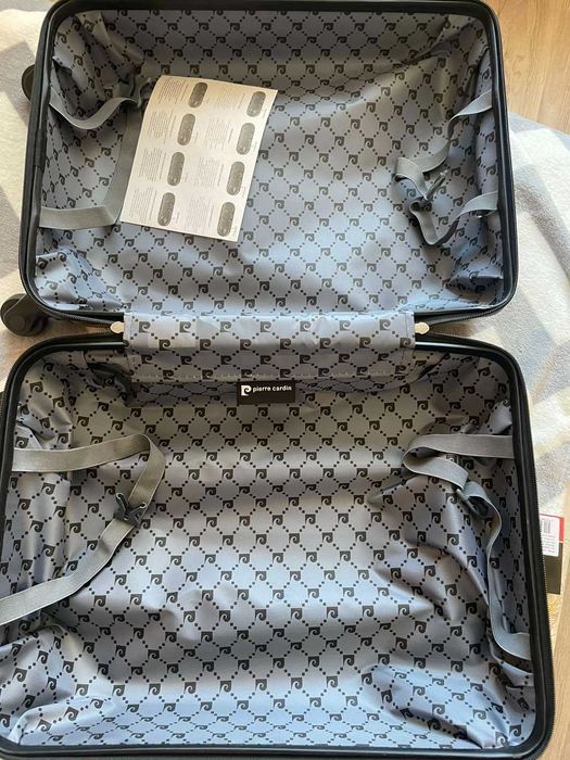 Малък Куфар Pierre Cardin, за ръчен багаж в самолет, с код, оригинален