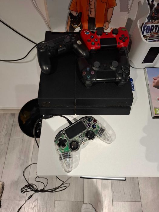 Ps4 de vanzare cu 9 jocuri