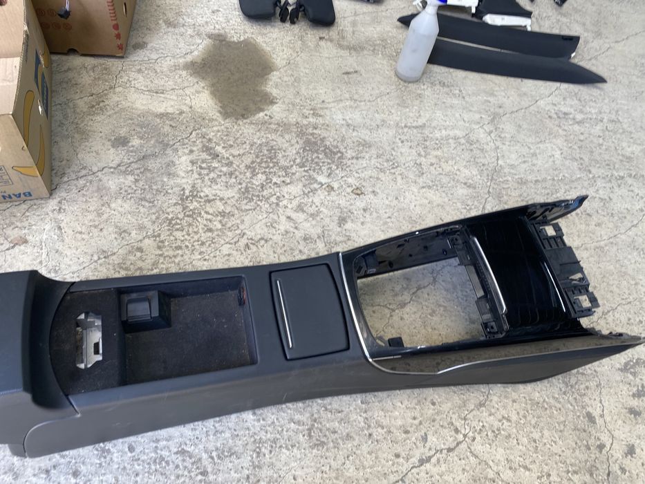 Централна конзола барче с пепелник за Audi A6 c7 4g Ауди А6