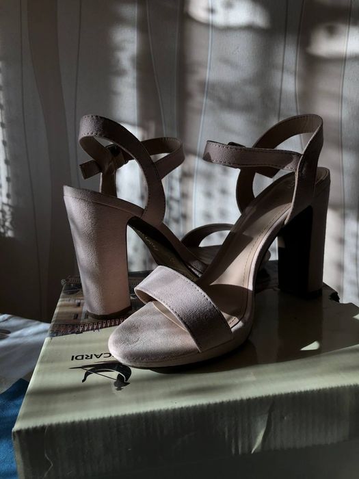 Новые босоножки.