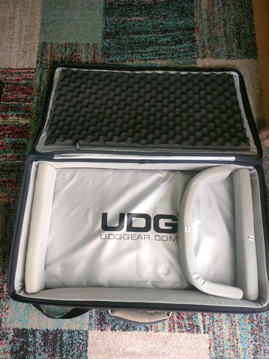 Case flightcase cutie geanta transport