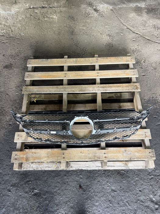 Оригинална предна решетка Mercedes C-Class W205 Facelift A2058800183