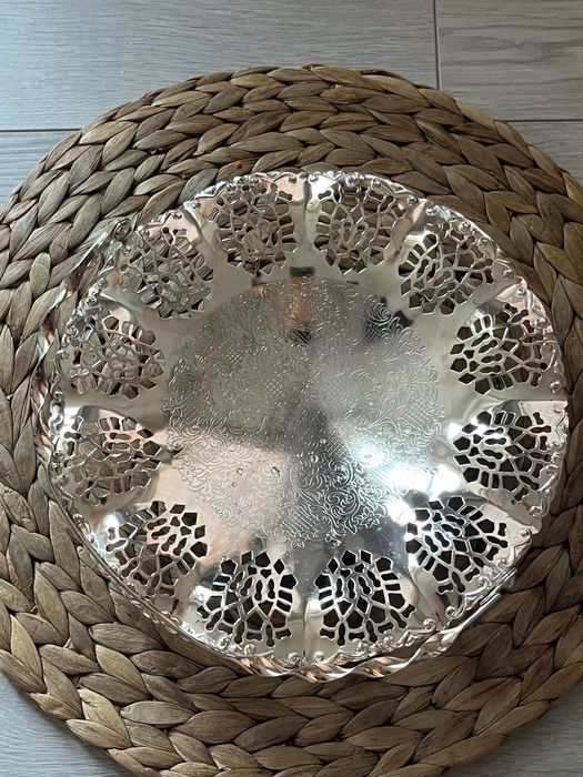 Посребрена фруктиера, поднос за плодове, Queen Anne от 80те, 24см