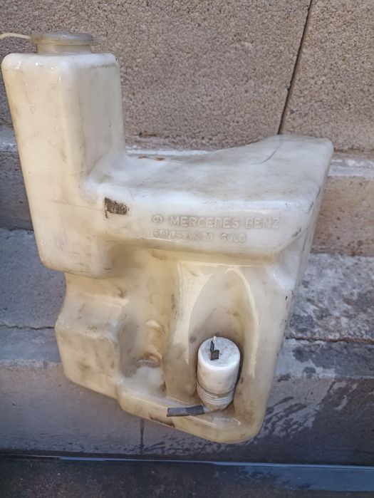 Продам запчасти на мерс