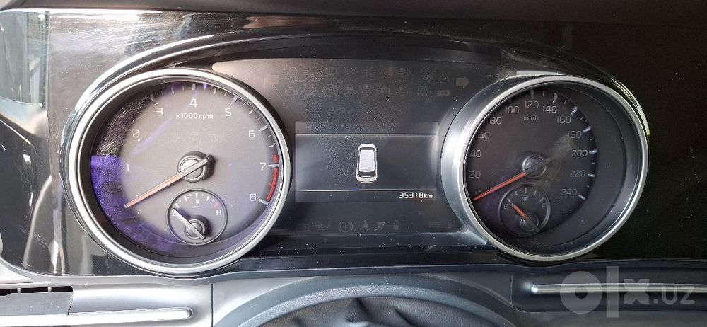 KIA CARNIVAL срочна сотилади