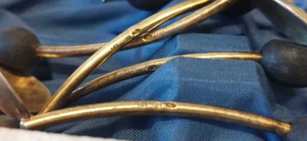 Set lingurite  aur si argint, aurit partia