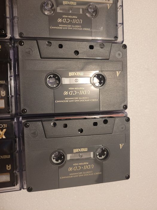Lot 12  casete Maxell crom