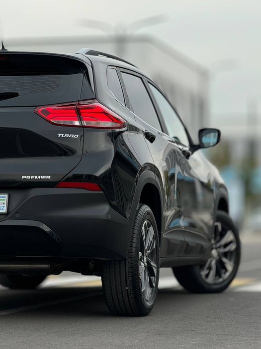 TRACKER 2 2023Yil PREMIER Avtomat Full Avto Keridit Bank orqali 1kunda